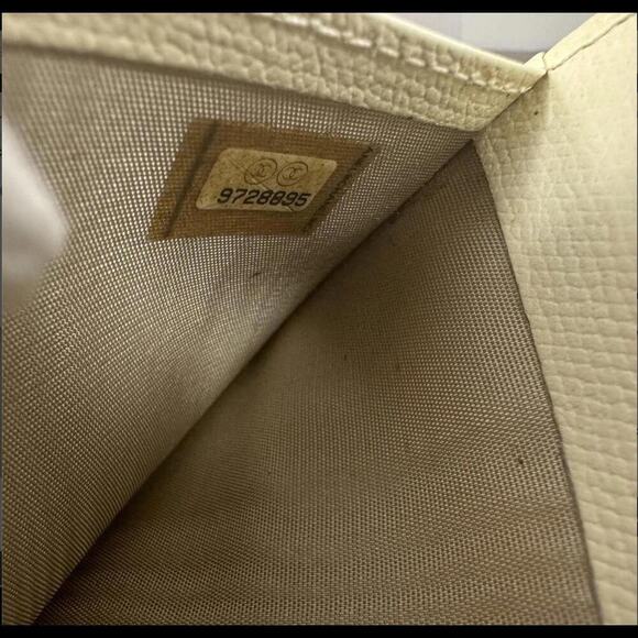 CHANEL Pale Yellow Leather CC Vintage Long Wallet 9728895 (CCXX150) - Picture 15 of 16